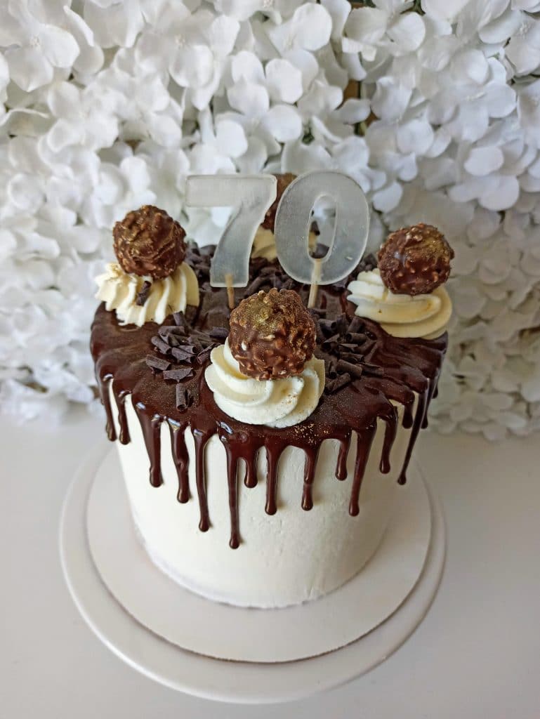 Drip Cake Chocolat (10 à 12 parts) - Récréa Cakes